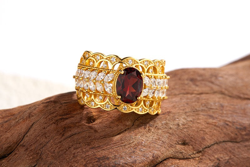 Elegant Moment - Crystal Vintage Ring