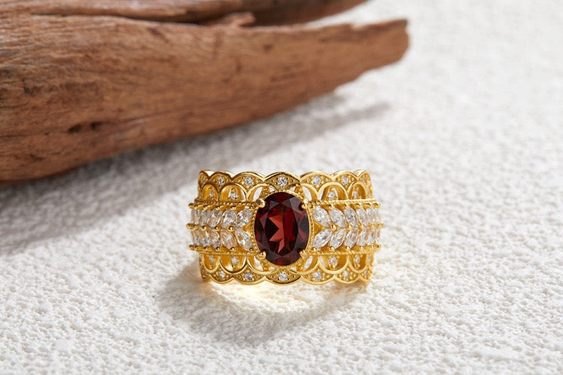 Elegant Moment - Crystal Vintage Ring