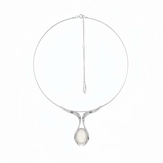 Elegant Queen - Clear Quartz Necklace